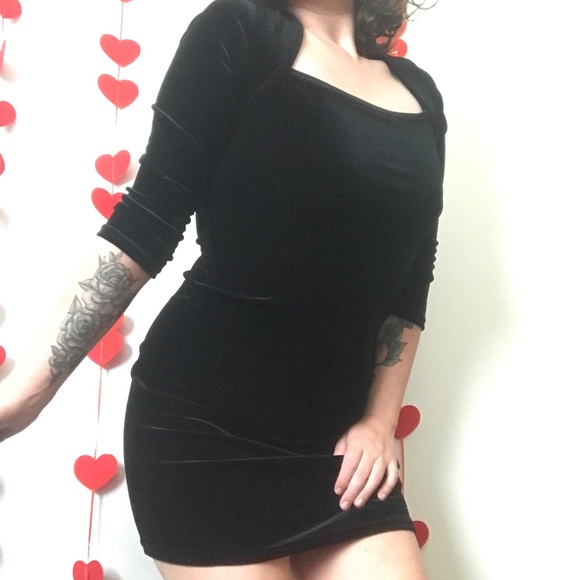 Vintage Velvet Little Black Dress - Picture 2 of 4